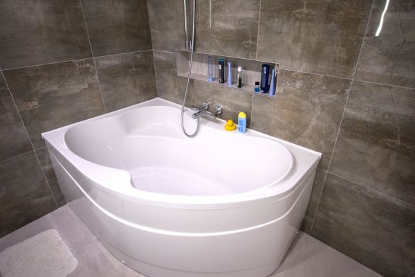 Professional Large Bathtub Installation